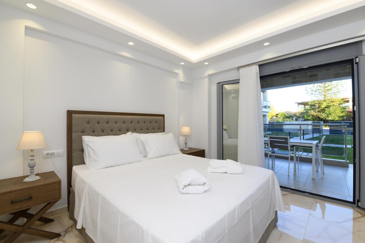 Momento Luxury Apartments Walking Distance From The Beach Nikiana Exterior foto